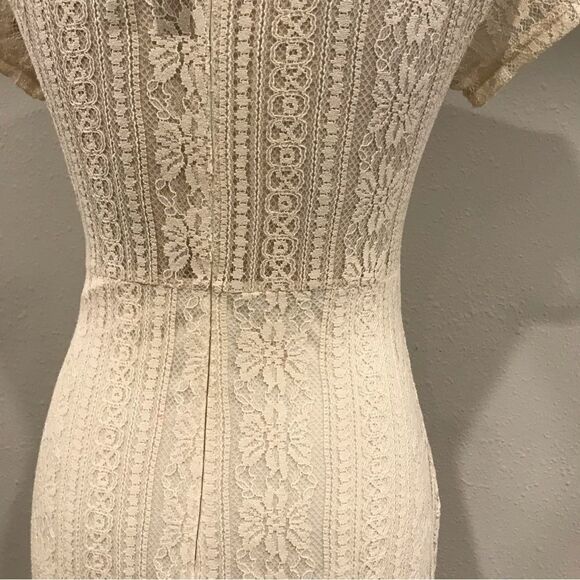 Cream short sleeve lace maxi dress - Picture 8 of 15